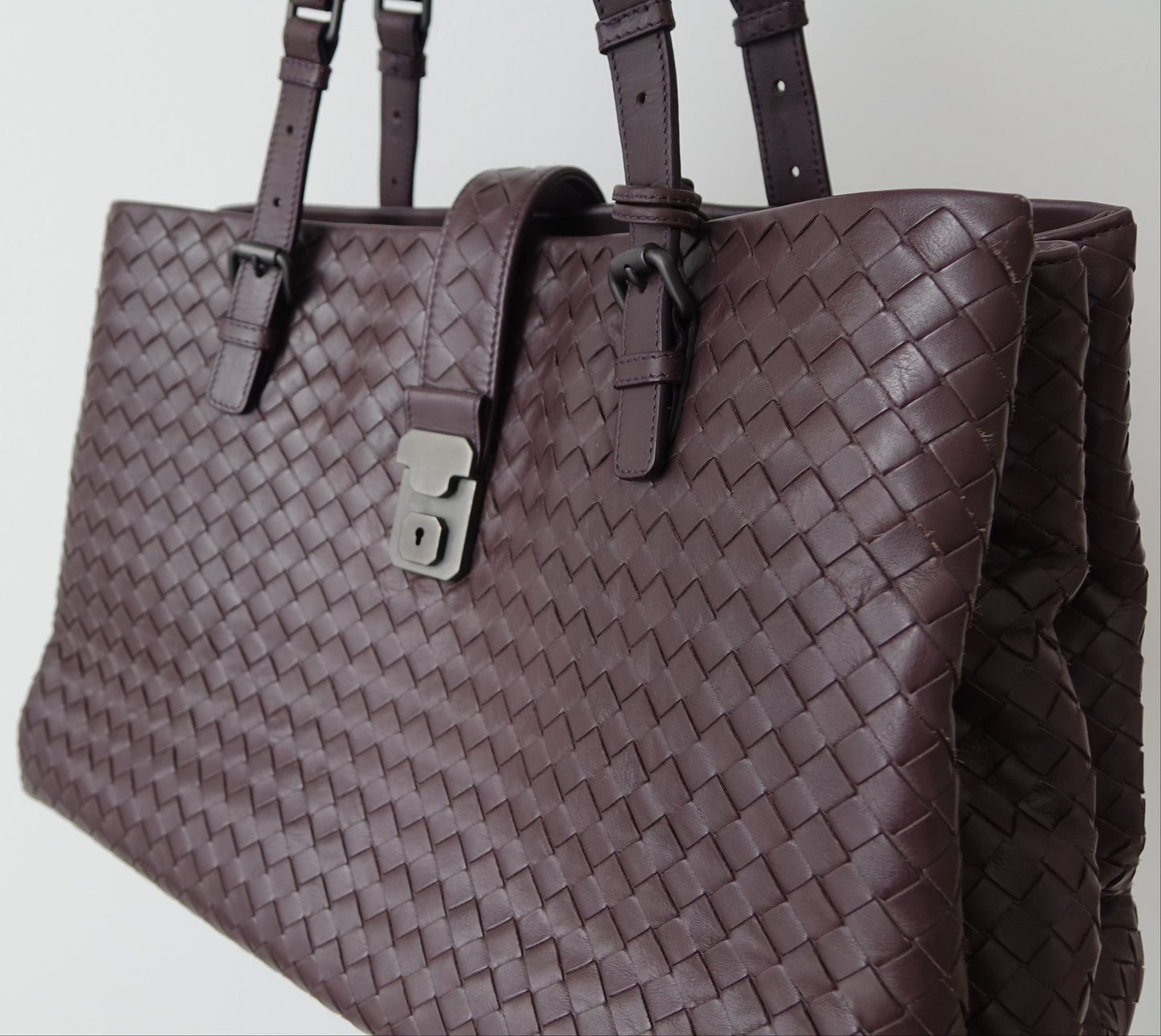 Bottega Veneta Intrecciato Roma Hand Tote, Barolo/Aubergine
